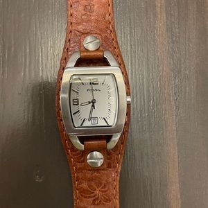 Women’s Fossil Watch with Leather Band and Gift Tin